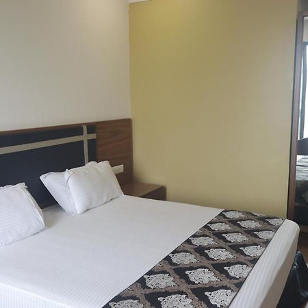 Heaven 7 Hotel & Resort Himatnagar ภายนอก รูปภาพ