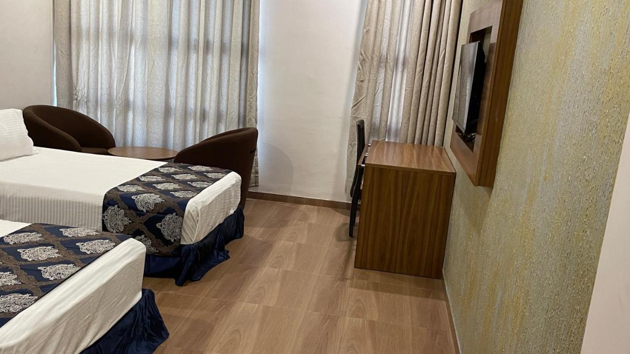 Heaven 7 Hotel & Resort Himatnagar ภายนอก รูปภาพ