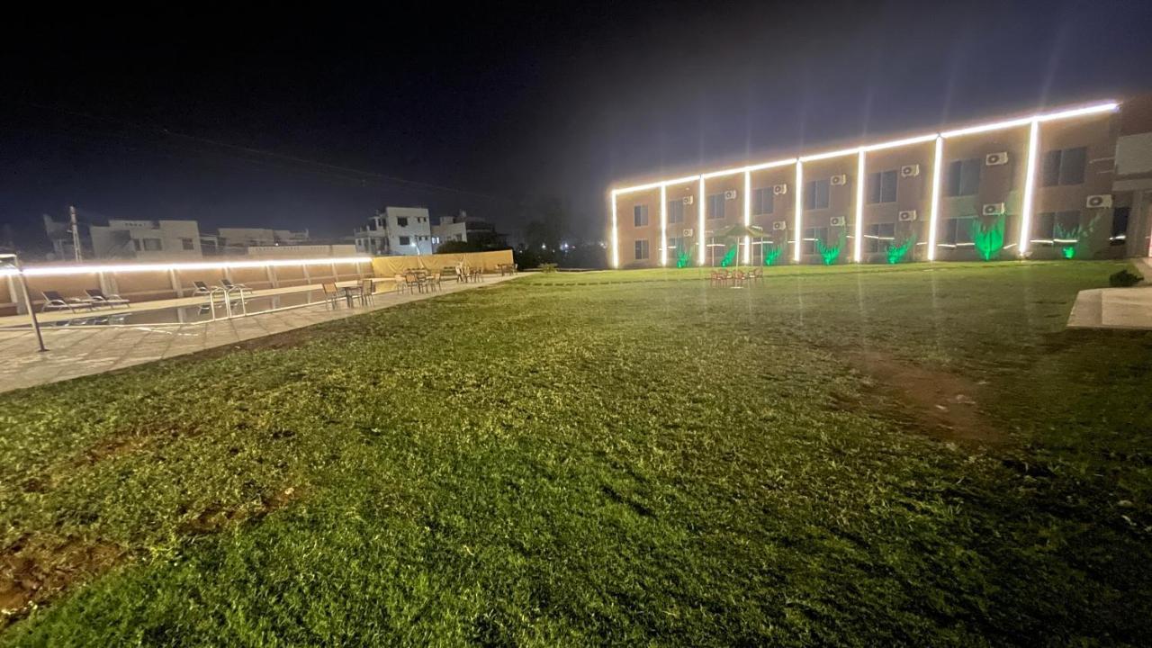 Heaven 7 Hotel & Resort Himatnagar ภายนอก รูปภาพ