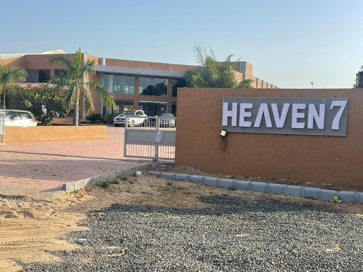 Heaven 7 Hotel & Resort Himatnagar ภายนอก รูปภาพ
