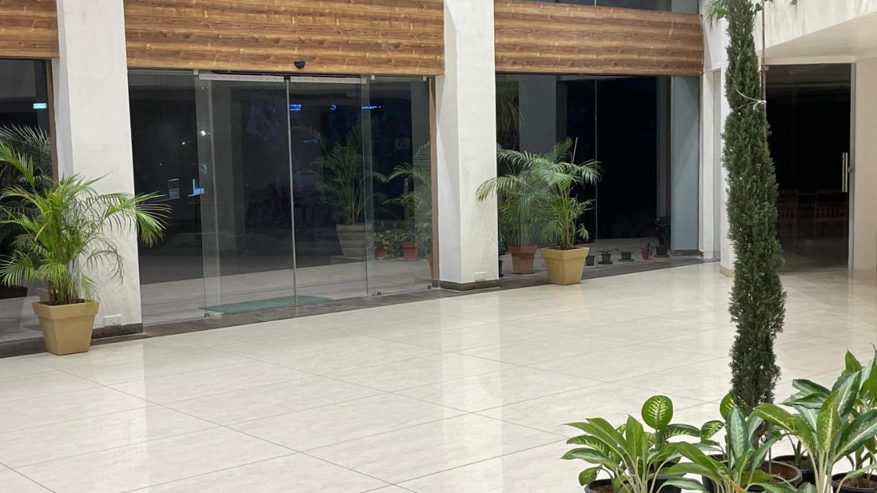 Heaven 7 Hotel & Resort Himatnagar ภายนอก รูปภาพ