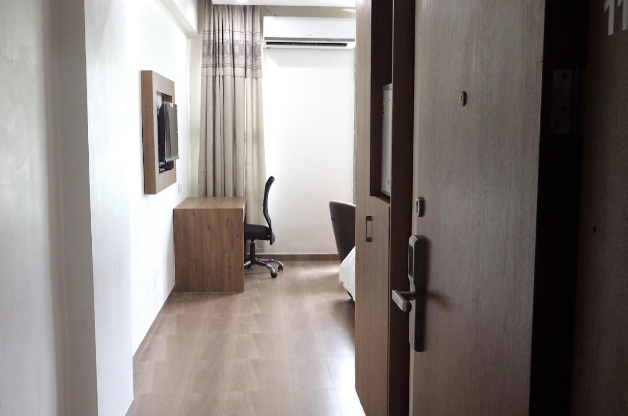Heaven 7 Hotel & Resort Himatnagar ภายนอก รูปภาพ